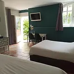 Hotel Logis Le Noir Sérignac-sur-Garonne
