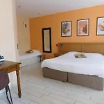 Hotel Logis Le Noir Sérignac-sur-Garonne