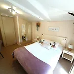 Hotel Logis Le Noir Sérignac-sur-Garonne