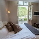 Logis Le Noir Hotel 3*