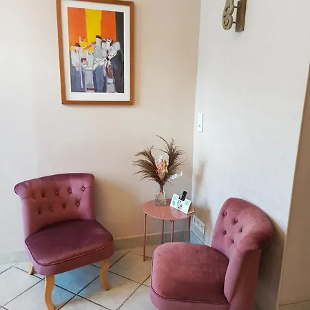 Logis Le Noir Hotel 3*