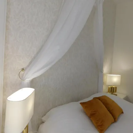 Logis Le Noir Hotel