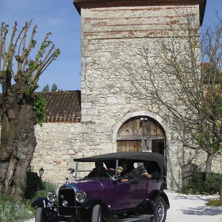 Logis Le Noir فندق