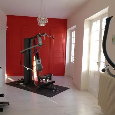 Logis Le Noir Hotel 3*