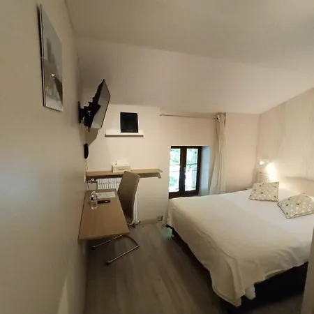 Logis Le Noir Hotel 3*