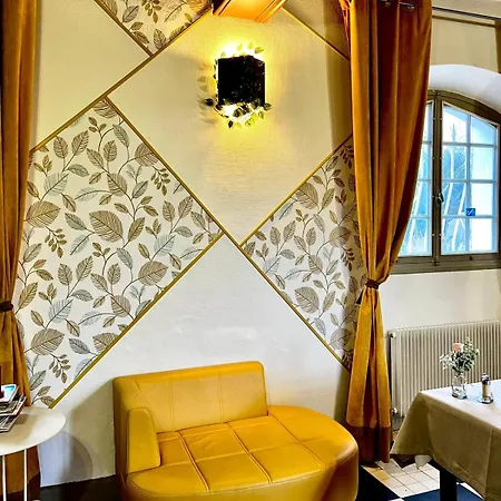 Logis Le Noir 酒店 3*