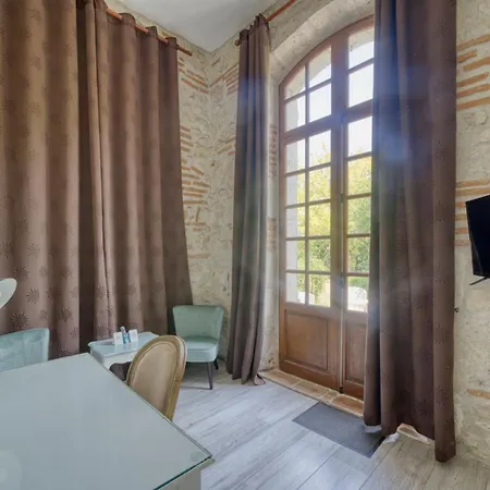 Otel Logis Le Noir 3*