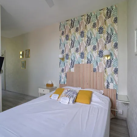 Otel Logis Le Noir 3*
