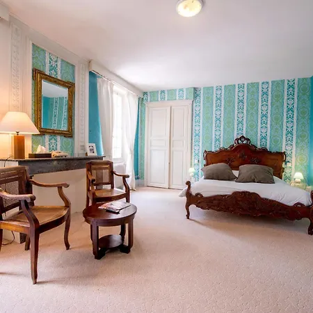 Hotel Logis Le Noir 3*