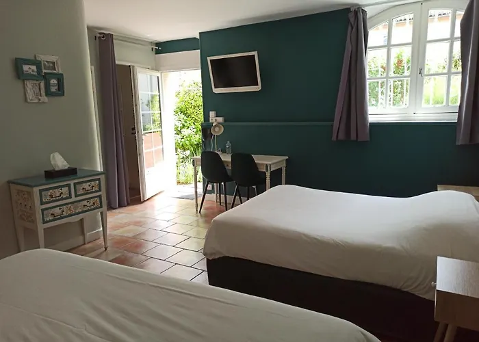 Hotel Logis Le Noir Sérignac-sur-Garonne