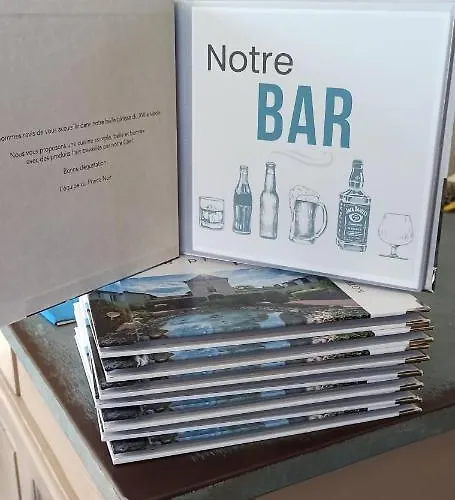 Logis Le Noir Hotel 3*