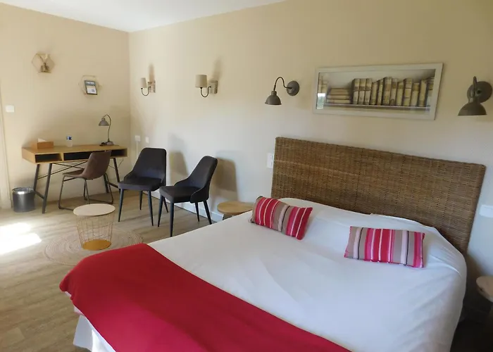 Hotel Logis Le Noir Sérignac-sur-Garonne